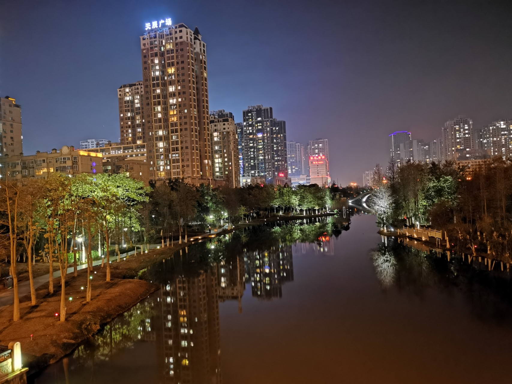 来宾 001.jpg